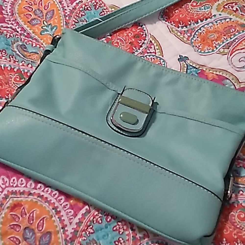💜Seafoam color purse 👛